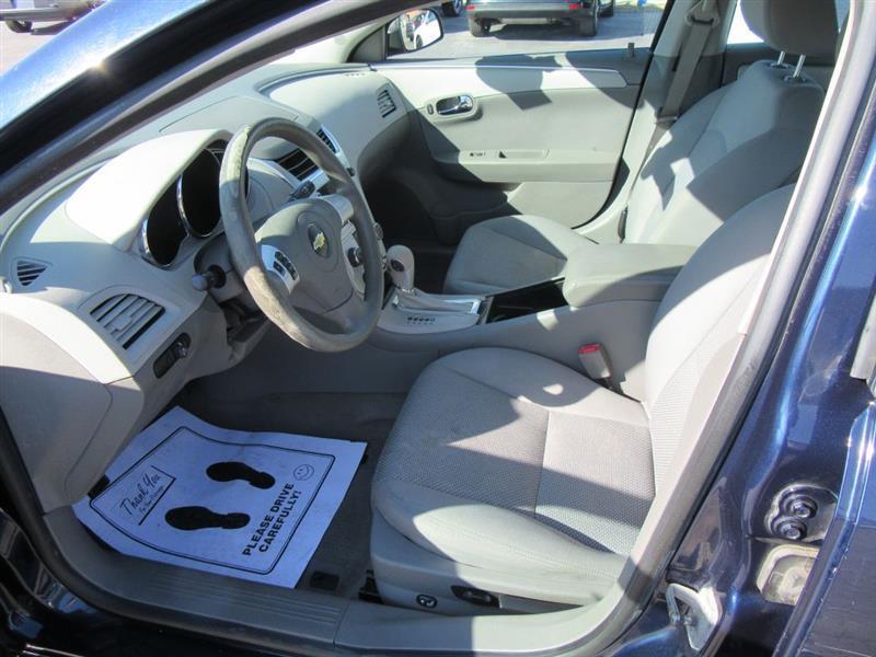 Chevrolet Malibu  2012