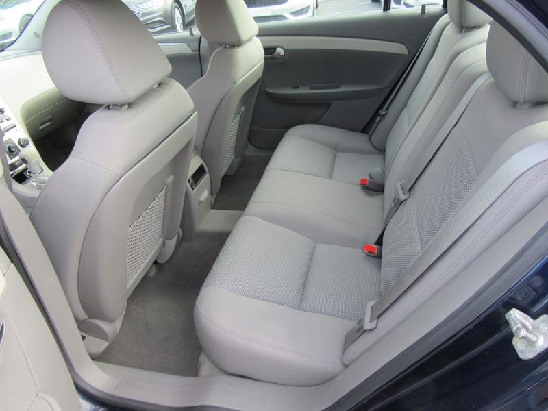 Chevrolet Malibu  2012