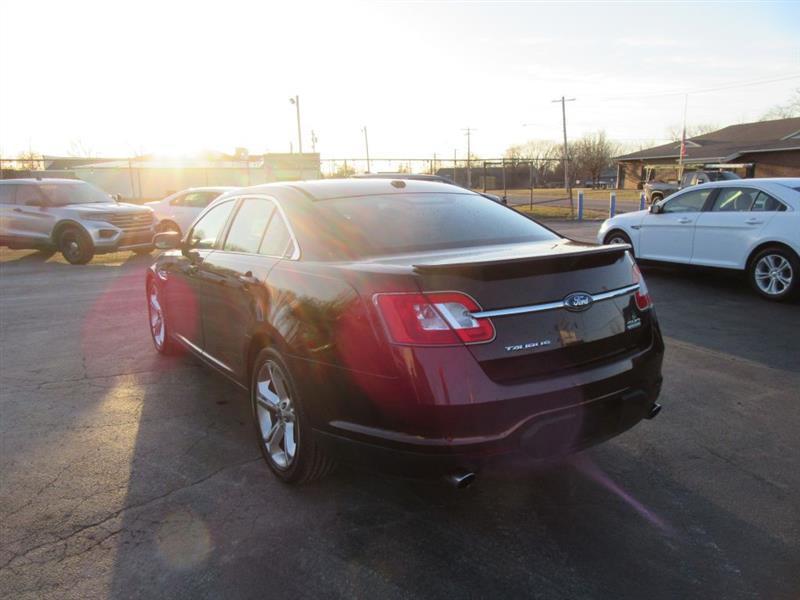 Ford Taurus  2010
