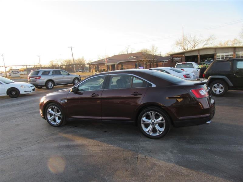 Ford Taurus  2010