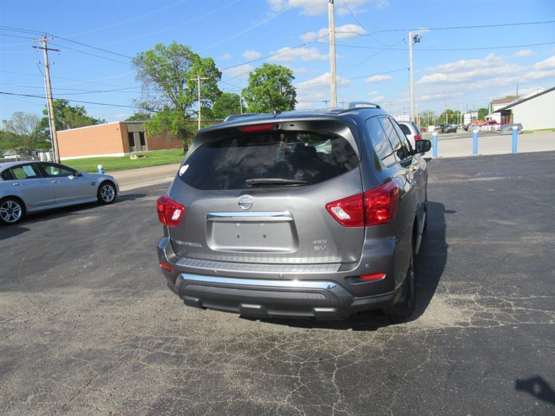 Nissan Pathfinder  2017