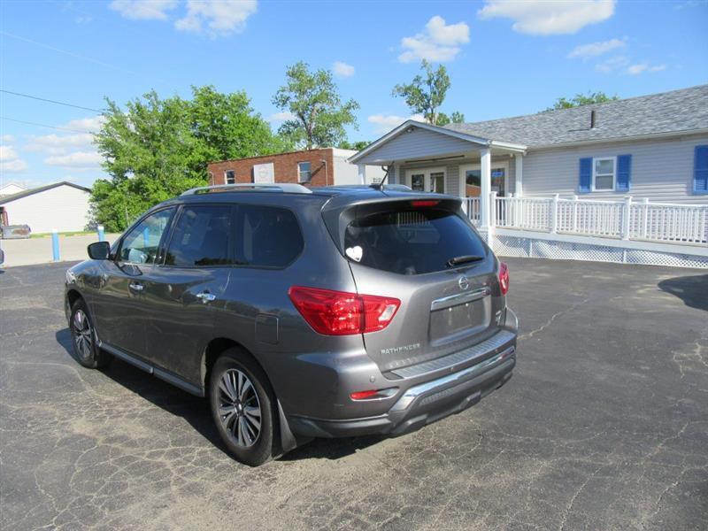 Nissan Pathfinder  2017