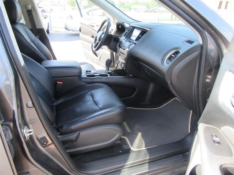 Nissan Pathfinder  2017