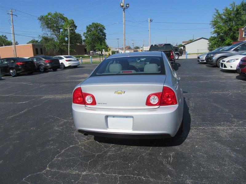 Chevrolet Malibu  2012