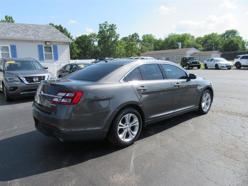 Ford Taurus  2015