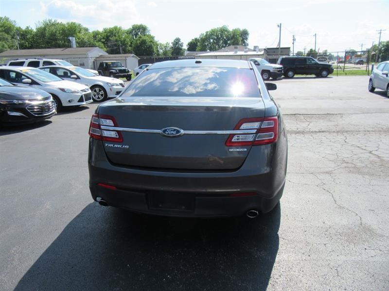 Ford Taurus  2015