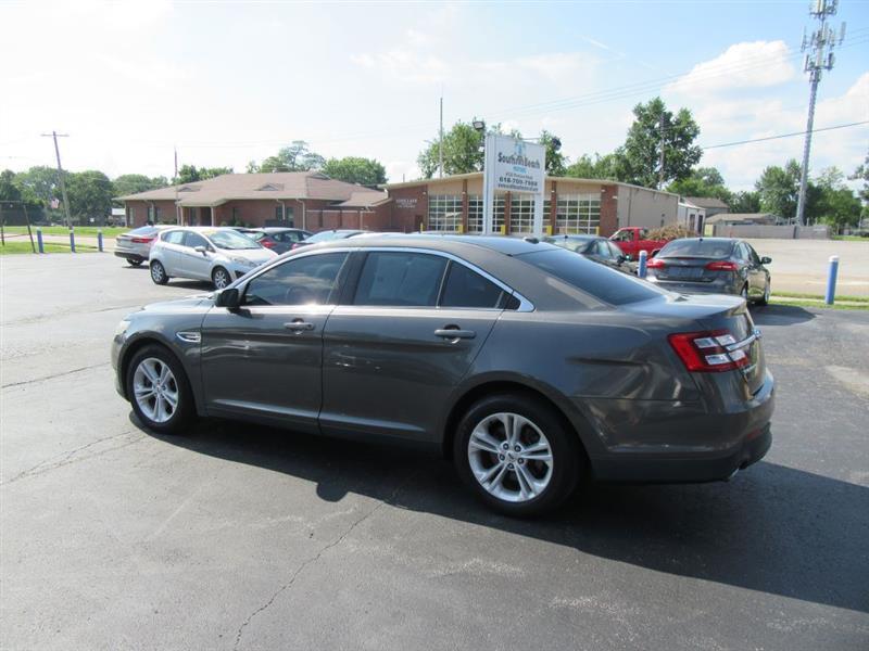 Ford Taurus  2015