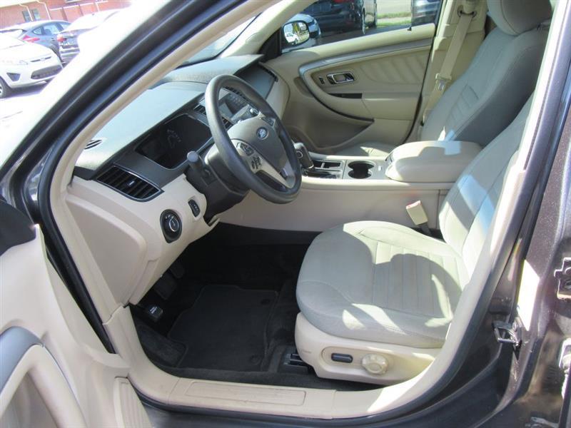 Ford Taurus  2015