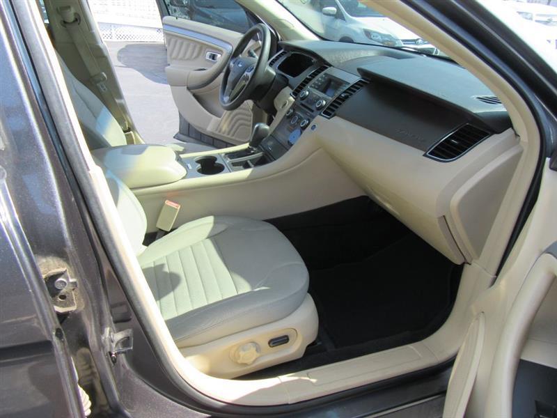 Ford Taurus  2015