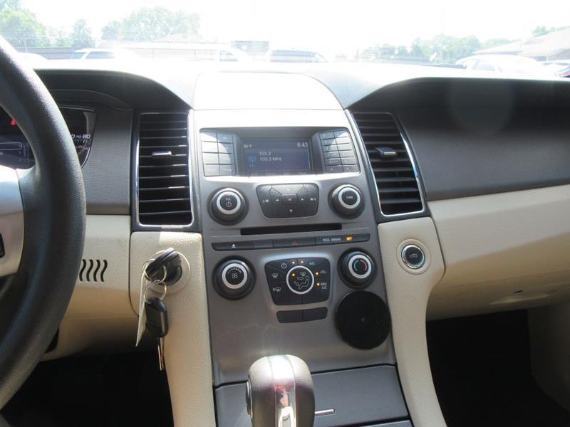 Ford Taurus  2015
