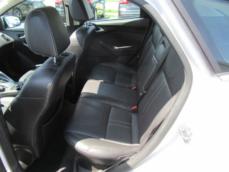Ford Focus  2012