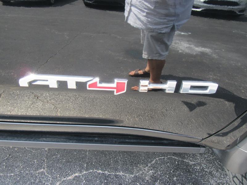 GMC Sierra 2500HD AT4 Crew Cab 4WD 2023