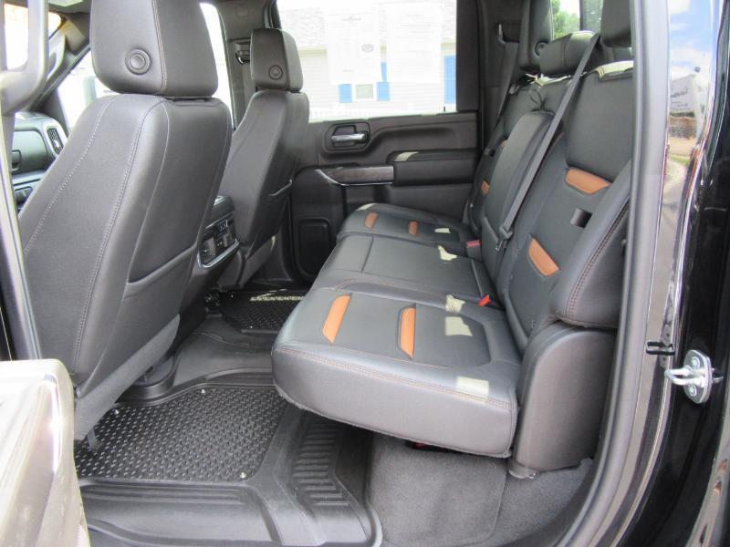 GMC Sierra 2500HD AT4 Crew Cab 4WD 2023