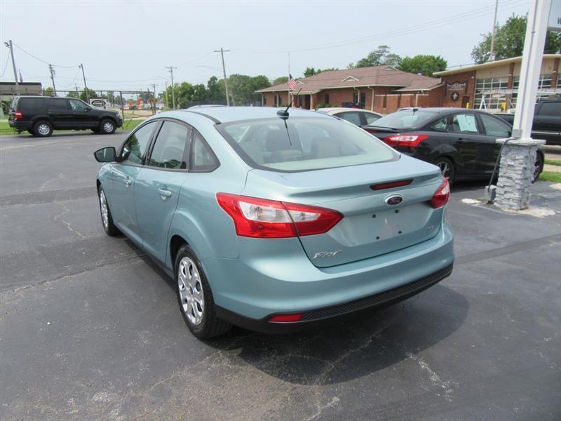 Ford Focus  2012