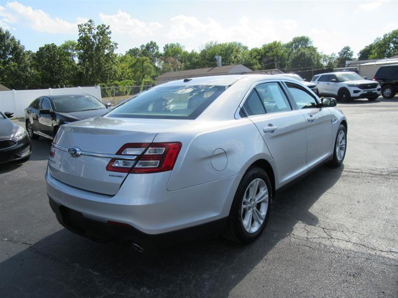 Ford Taurus  2018