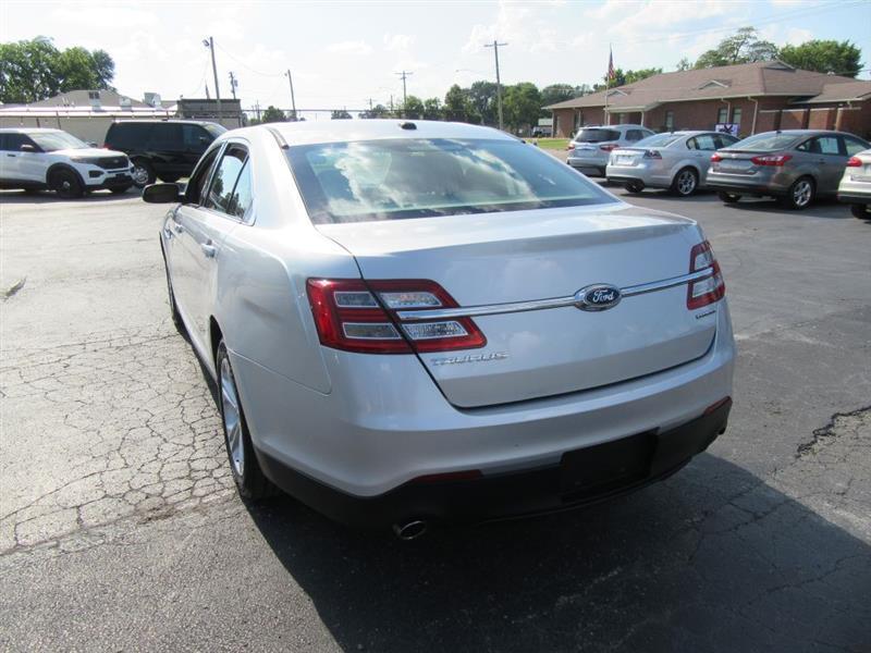 Ford Taurus  2018