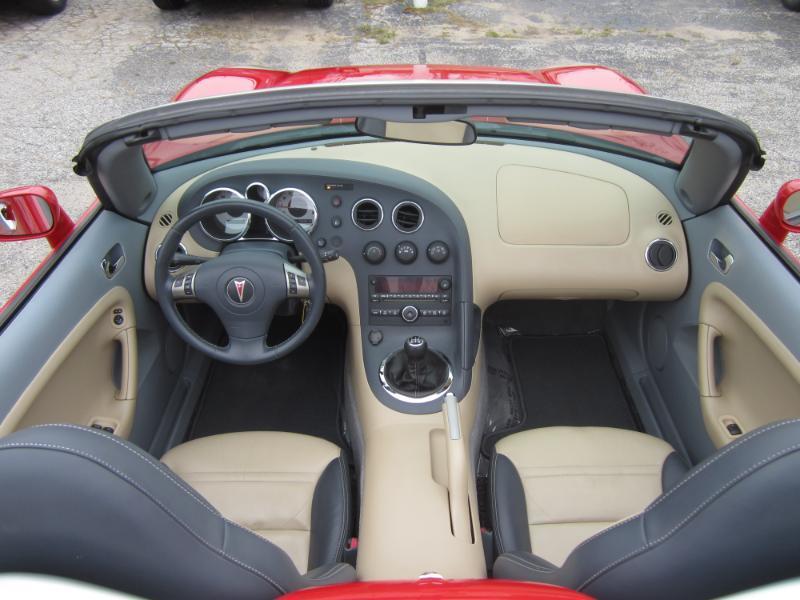 Pontiac Solstice 2dr Convertible 2006