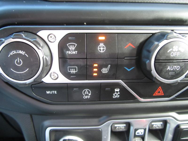 2018 Jeep Wrangler Unlimited Sahara photo 38