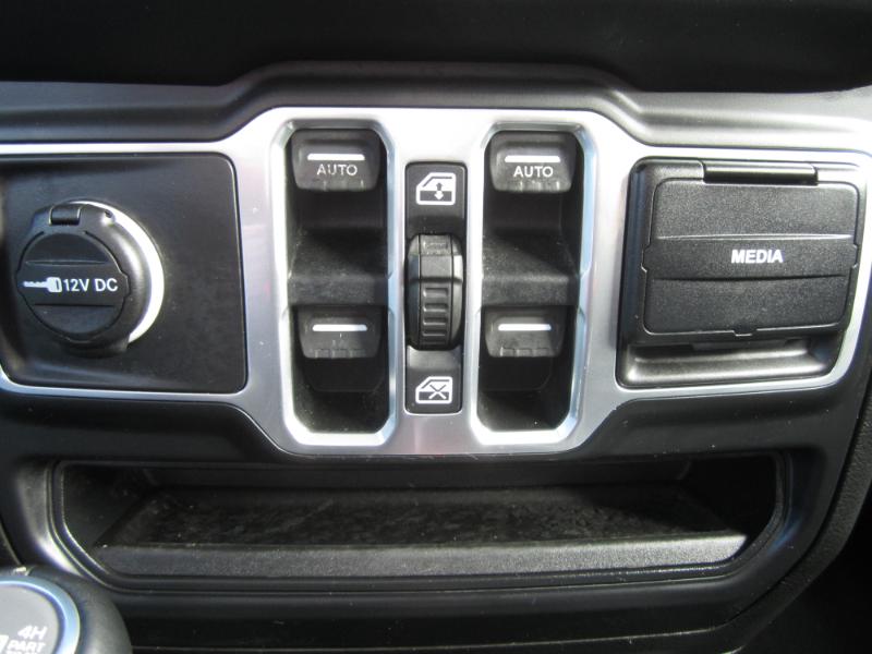 2018 Jeep Wrangler Unlimited Sahara photo 40