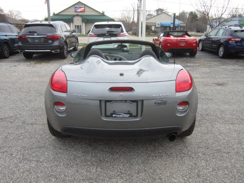 Pontiac Solstice 2dr Convertible 2006