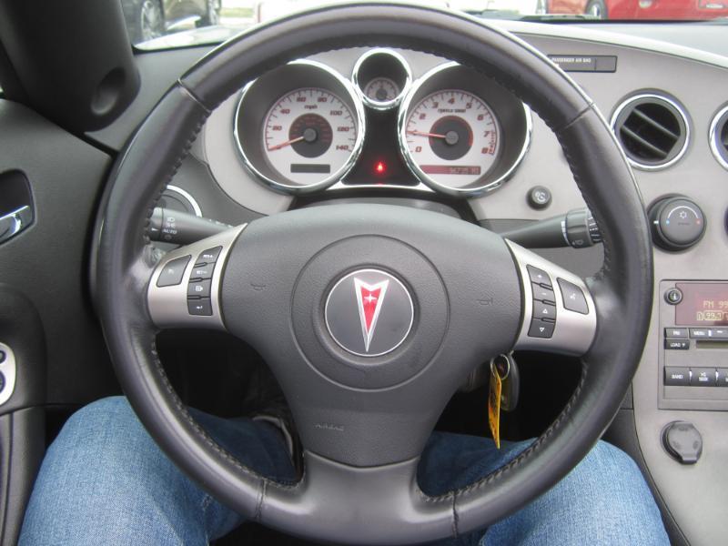 Pontiac Solstice 2dr Convertible 2006