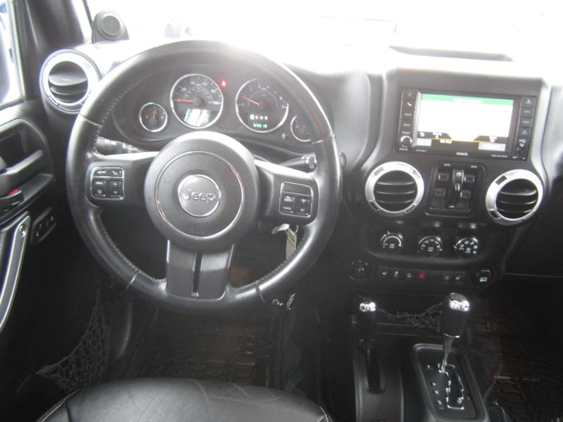 Jeep Wrangler 4WD 4dr Unlimited Sahara 2014