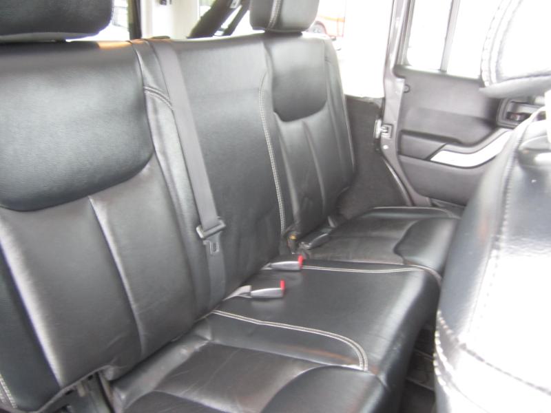 Jeep Wrangler 4WD 4dr Unlimited Sahara 2014