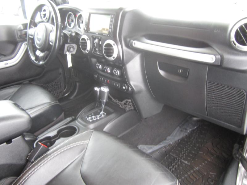 Jeep Wrangler 4WD 4dr Unlimited Sahara 2014