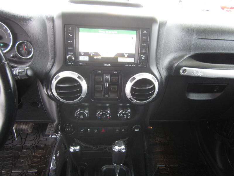 Jeep Wrangler 4WD 4dr Unlimited Sahara 2014