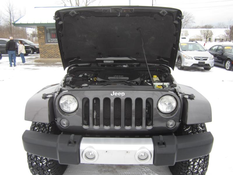 Jeep Wrangler 4WD 4dr Unlimited Sahara 2014