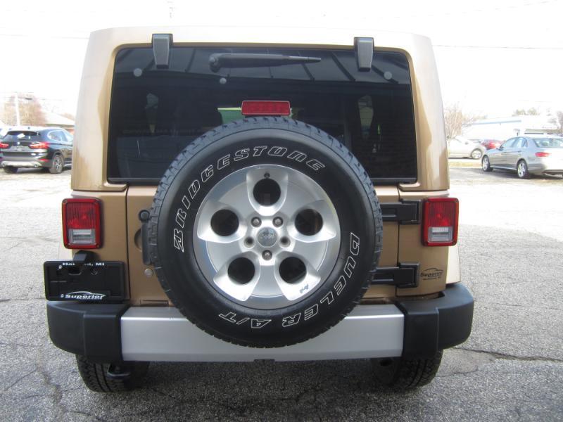 Jeep Wrangler 4WD 4dr Unlimited Sahara 2015