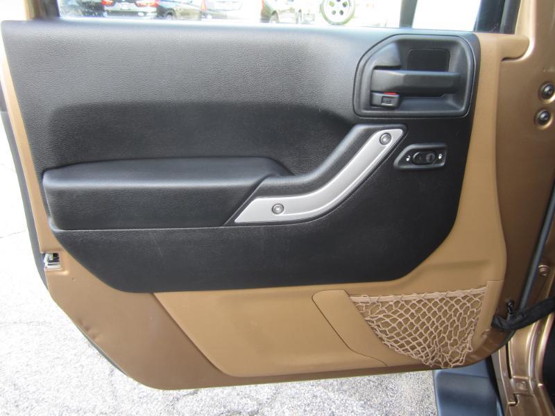 Jeep Wrangler 4WD 4dr Unlimited Sahara 2015