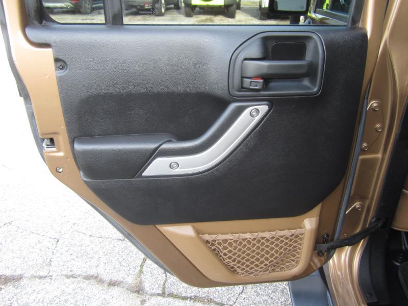 Jeep Wrangler 4WD 4dr Unlimited Sahara 2015