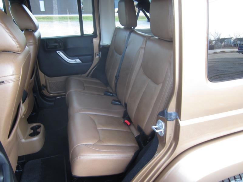 Jeep Wrangler 4WD 4dr Unlimited Sahara 2015