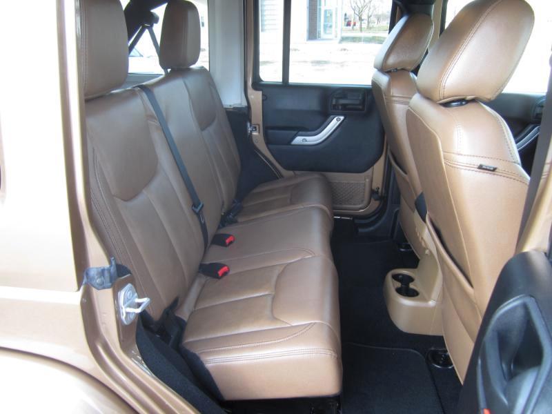 Jeep Wrangler 4WD 4dr Unlimited Sahara 2015