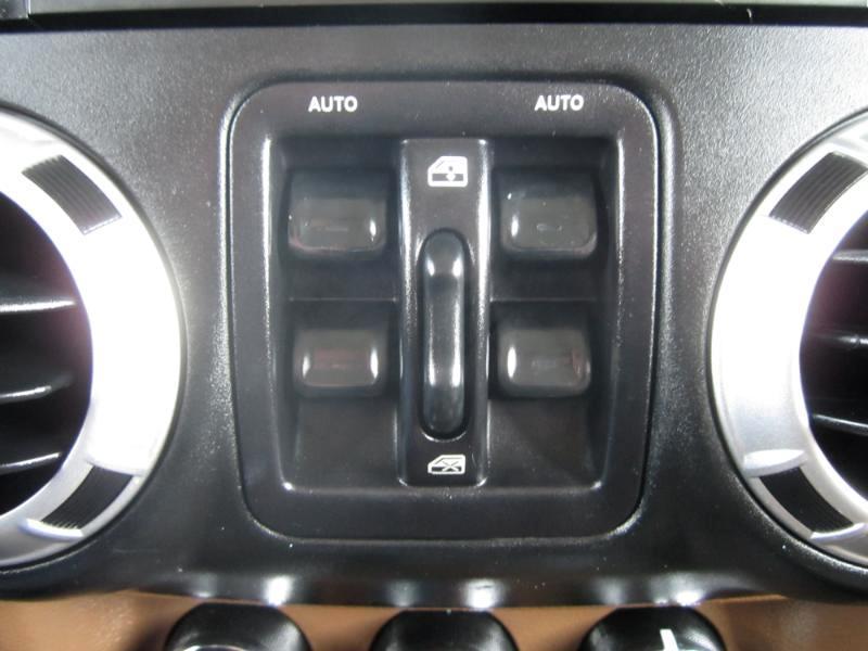 Jeep Wrangler 4WD 4dr Unlimited Sahara 2015