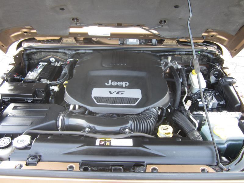 Jeep Wrangler 4WD 4dr Unlimited Sahara 2015