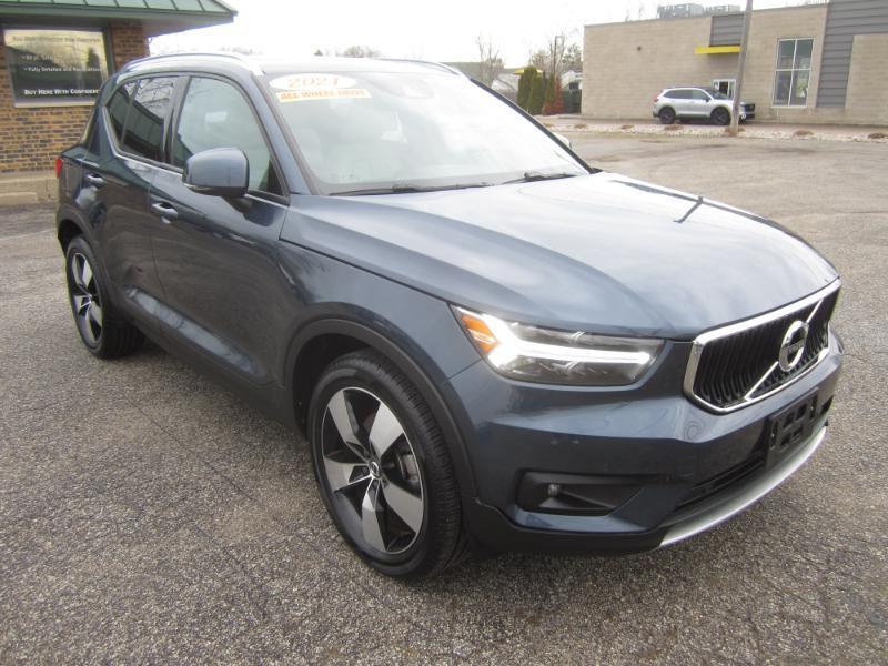 Volvo XC40 T5 Momentum AWD 2021