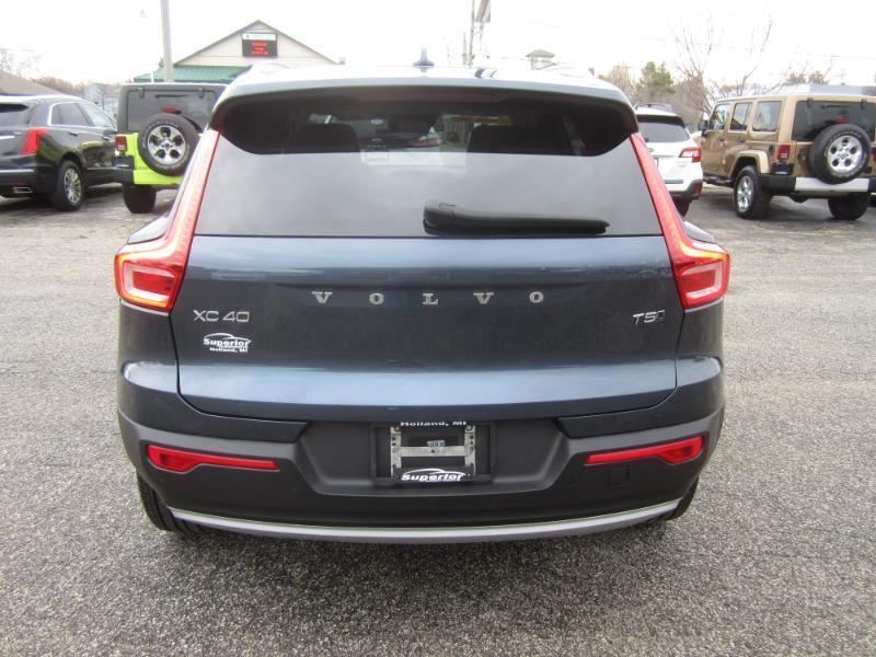 Volvo XC40 T5 Momentum AWD 2021