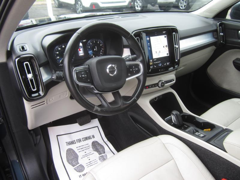 Volvo XC40 T5 Momentum AWD 2021