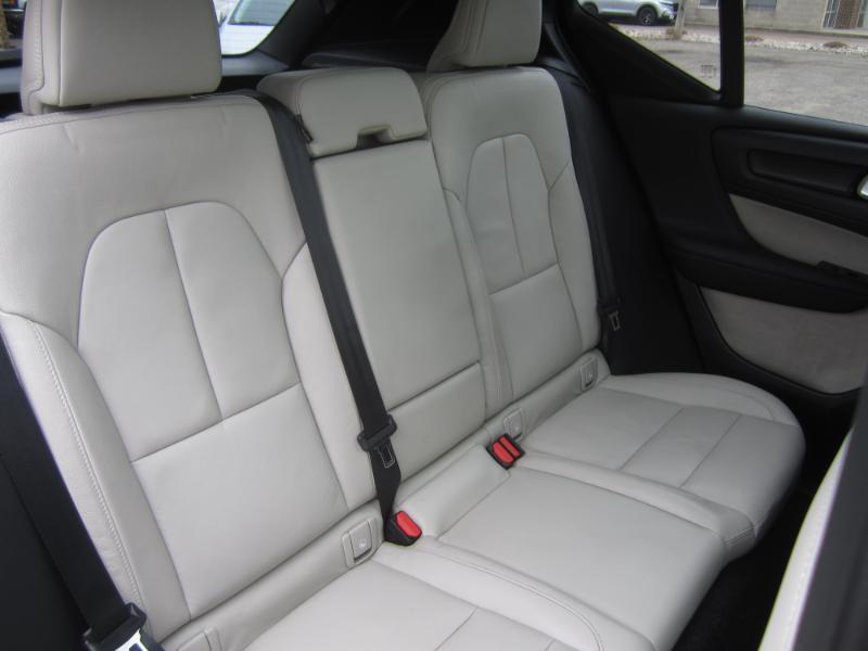 Volvo XC40 T5 Momentum AWD 2021