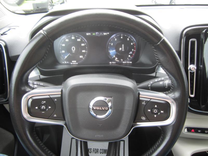 Volvo XC40 T5 Momentum AWD 2021