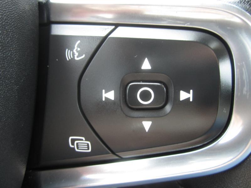 Volvo XC40 T5 Momentum AWD 2021