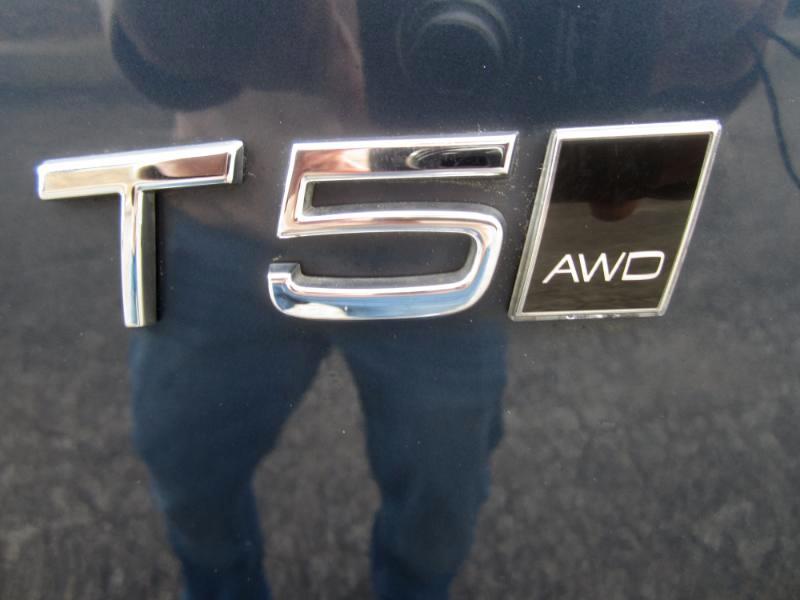 Volvo XC40 T5 Momentum AWD 2021