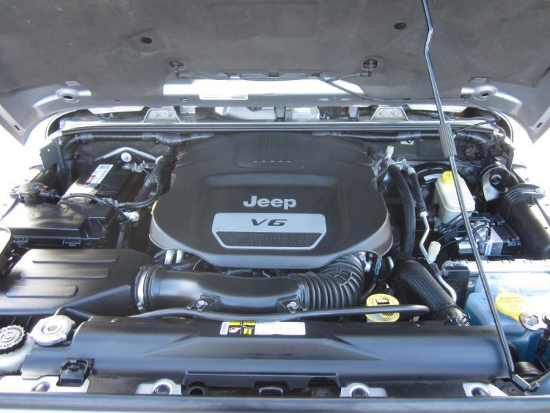 Jeep Wrangler 4WD 4dr Unlimited Sahara 2015