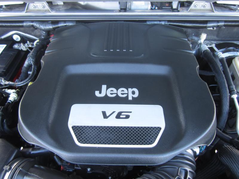 Jeep Wrangler 4WD 4dr Unlimited Sahara 2015