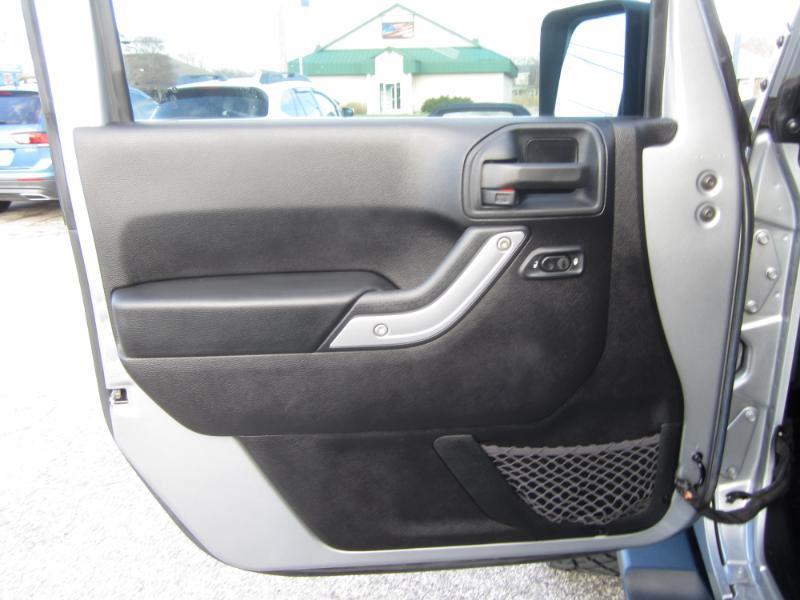 Jeep Wrangler 4WD 4dr Unlimited Sahara 2015