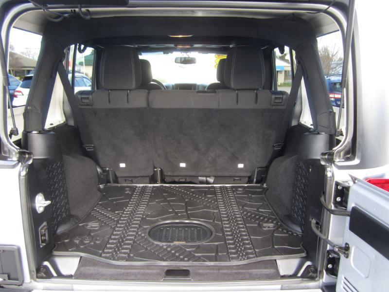 Jeep Wrangler 4WD 4dr Unlimited Sahara 2015