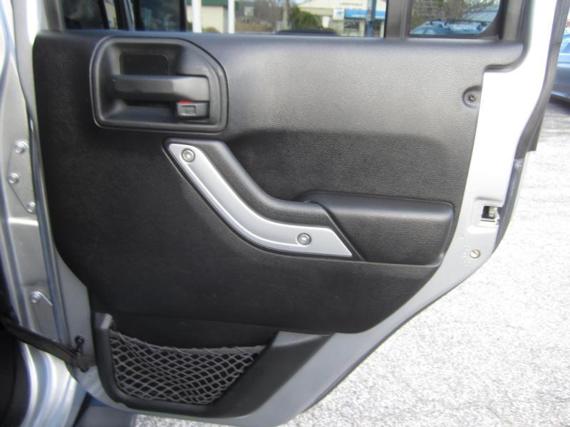 Jeep Wrangler 4WD 4dr Unlimited Sahara 2015