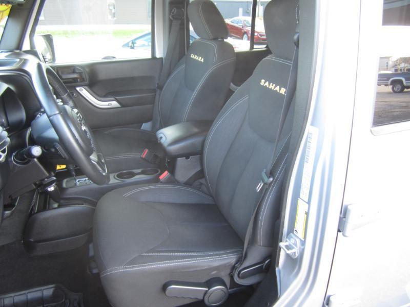 Jeep Wrangler 4WD 4dr Unlimited Sahara 2015